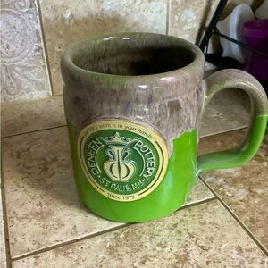 Deneen Pottery Moss with Sand/White Retro Logo Mug